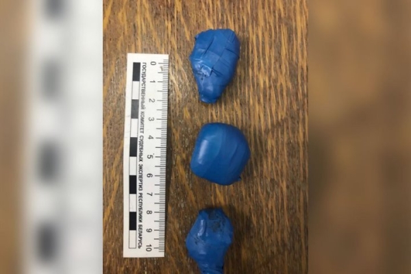 Белорус пытался провезти 17 грамм гашиша в бейсболке и безрукавке