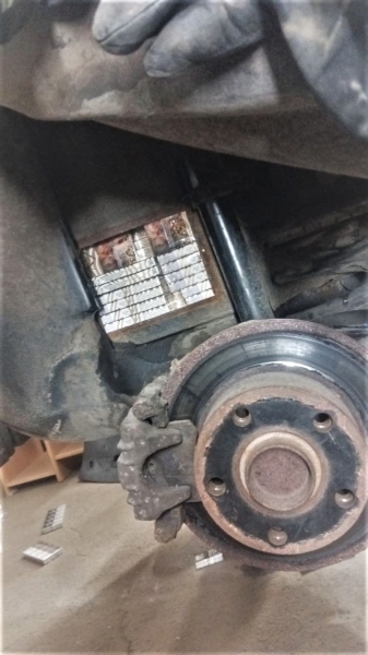 Литовец наделал тайники и пытался вывезти из Беларуси сотни пачек сигарет