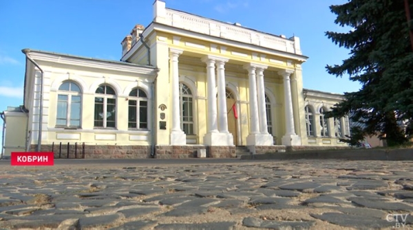 В Кобрине прокладывают турмаршруты с помощью нейросети. Посмотрите, как работает искусственный интеллект