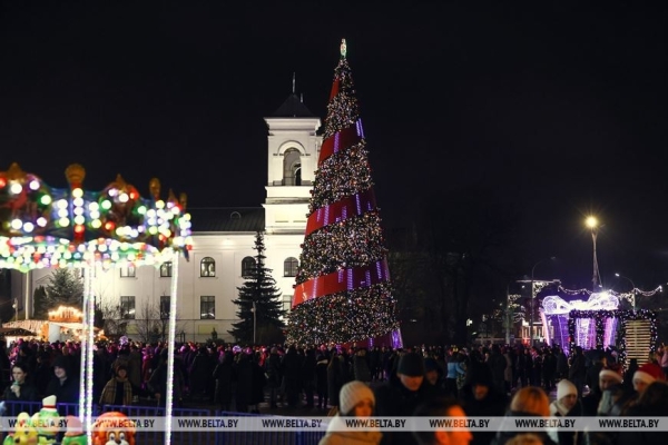 Как прошла новогодняя ночь в Бресте. Фоторепортаж