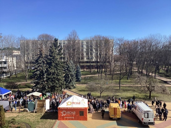 Стало известно, что за «движ» сейчас на улице у горисполкома в Бресте Стало известно, что за «движ» сейчас на улице у горисполкома в Бресте