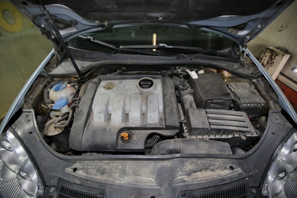 «Брал новым у дилера в 2009 году». Белорус показал VW Jetta 1.9 TDI, который до сих пор обслуживает у «официалов» «Брал новым у дилера в 2009 году». Белорус показал VW Jetta 1.9 TDI, который до сих пор обслуживает у «официалов»