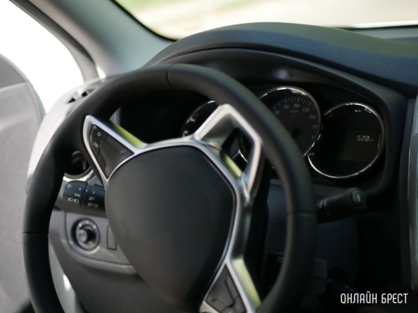 Беженцы смогут ввозить в Беларусь личные автомобили, которыми владеют менее полугода Беженцы смогут ввозить в Беларусь личные автомобили, которыми владеют менее полугода