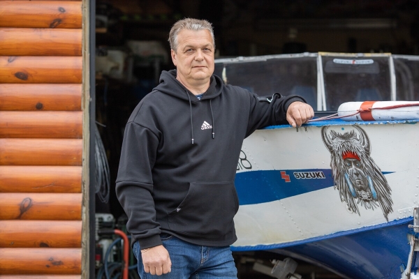 «Искал в объявлениях и даже в огородах по всей Беларуси». Посмотрите, как белорус восстанавливает старые Barkas и Trabant «Искал в объявлениях и даже в огородах по всей Беларуси». Посмотрите, как белорус восстанавливает старые Barkas и Trabant