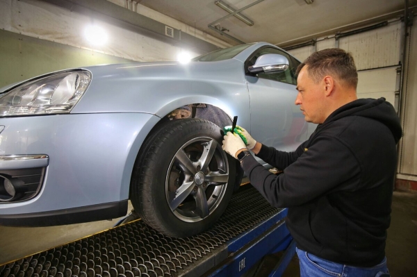 «Брал новым у дилера в 2009 году». Белорус показал VW Jetta 1.9 TDI, который до сих пор обслуживает у «официалов» «Брал новым у дилера в 2009 году». Белорус показал VW Jetta 1.9 TDI, который до сих пор обслуживает у «официалов»