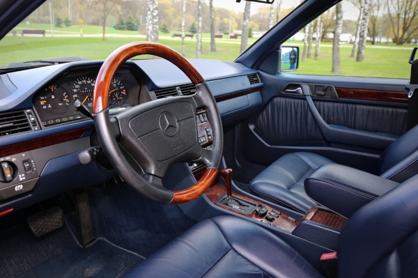 Белорус показал Mercedes-Benz C124 в идеальном состоянии. Узнали, как «немец» выжил в Беларуси Белорус показал Mercedes-Benz C124 в идеальном состоянии. Узнали, как «немец» выжил в Беларуси