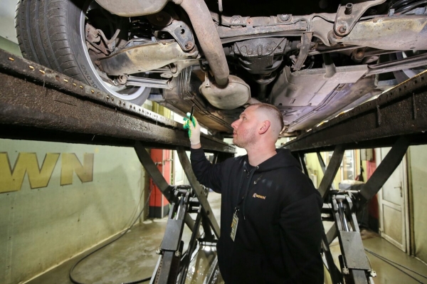 Белорус показал Mercedes-Benz C124 в идеальном состоянии. Узнали, как «немец» выжил в Беларуси Белорус показал Mercedes-Benz C124 в идеальном состоянии. Узнали, как «немец» выжил в Беларуси