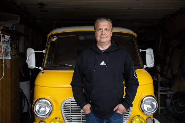 «Искал в объявлениях и даже в огородах по всей Беларуси». Посмотрите, как белорус восстанавливает старые Barkas и Trabant «Искал в объявлениях и даже в огородах по всей Беларуси». Посмотрите, как белорус восстанавливает старые Barkas и Trabant