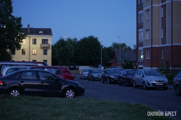 «Остаток долга так и не вернули». Стоит ли продавать машину родственникам или друзьям