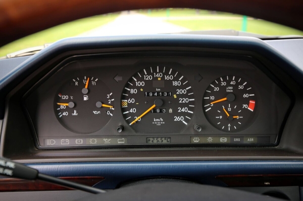 Белорус показал Mercedes-Benz C124 в идеальном состоянии. Узнали, как «немец» выжил в Беларуси Белорус показал Mercedes-Benz C124 в идеальном состоянии. Узнали, как «немец» выжил в Беларуси