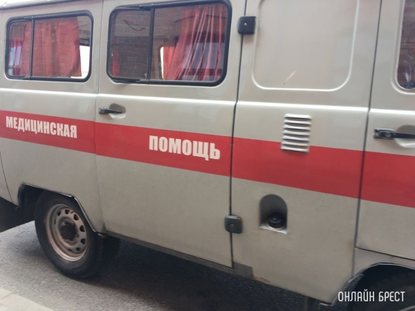 В Брестской области мужчина поел домашних маринованных огурцов с помидорами и чуть не умер