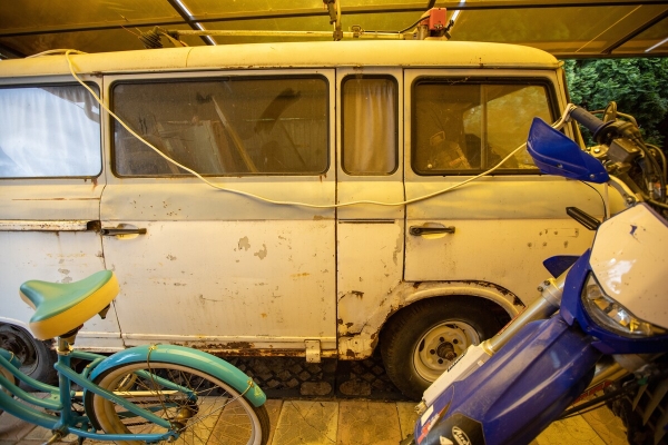 «Искал в объявлениях и даже в огородах по всей Беларуси». Посмотрите, как белорус восстанавливает старые Barkas и Trabant «Искал в объявлениях и даже в огородах по всей Беларуси». Посмотрите, как белорус восстанавливает старые Barkas и Trabant