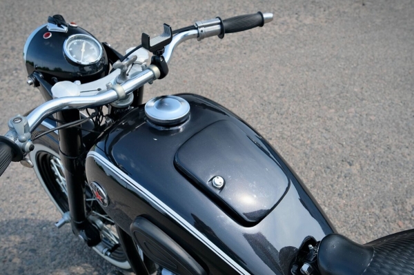 «Урал М-72», на который потратили $4 700. Белорус вдохнул жизнь в 68-летний советский байк