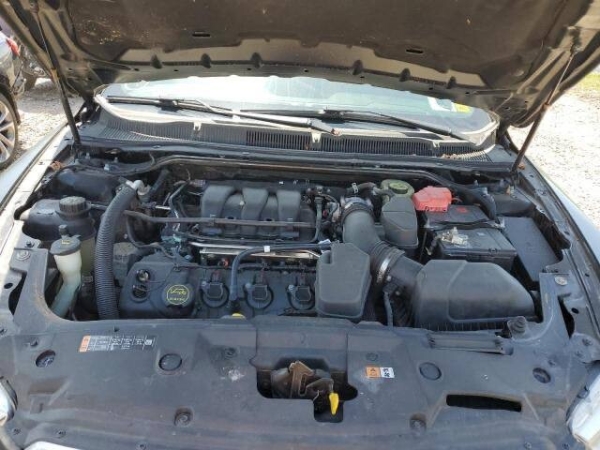 Тачка из США. Белорус купил сразу два битых Ford Taurus, чтоб сделать один. Узнали, сколько заплатил