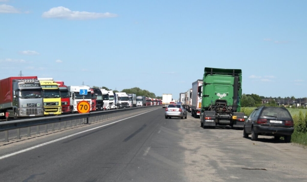 Съездили на границу с Польшей и посмотрели, есть ли скопления фур Съездили на границу с Польшей и посмотрели, есть ли скопления фур