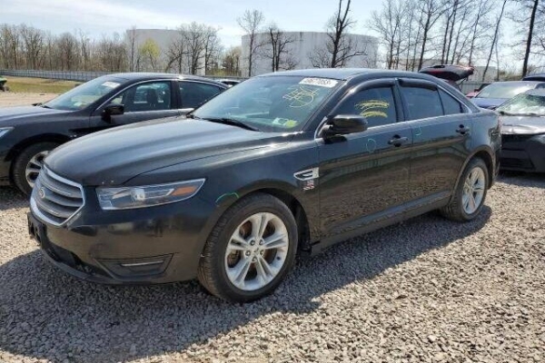 Тачка из США. Белорус купил сразу два битых Ford Taurus, чтоб сделать один. Узнали, сколько заплатил