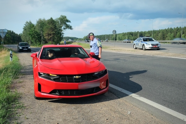 «Плёнку сами мы не снимаем». Инспекторы ГАИ о самых распространённых нарушениях летом