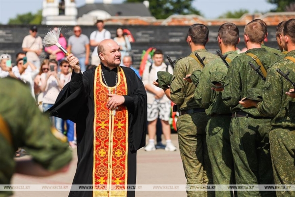 Церемония принятия военной присяги состоялась в Брестской крепости Церемония принятия военной присяги состоялась в Брестской крепости
