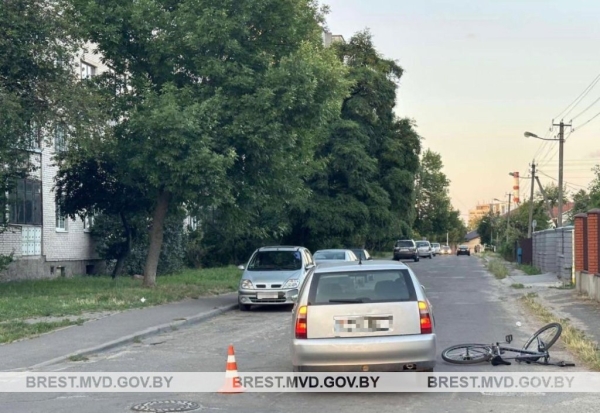 В Бресте 8-летний велосипедист попал под колеса авто В Бресте 8-летний велосипедист попал под колеса авто