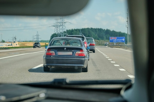 «Плёнку сами мы не снимаем». Инспекторы ГАИ о самых распространённых нарушениях летом