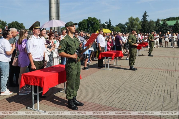 Церемония принятия военной присяги состоялась в Брестской крепости Церемония принятия военной присяги состоялась в Брестской крепости