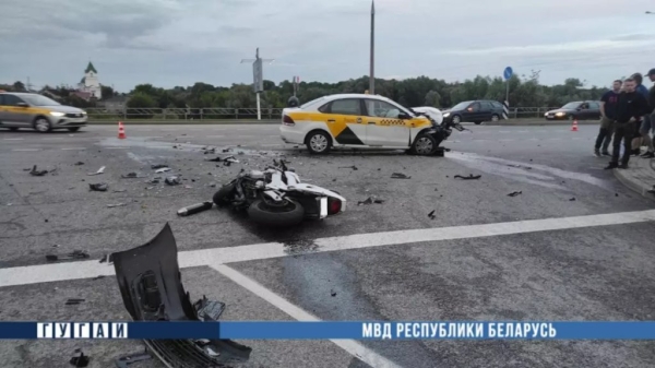 Попавший в жуткую аварию в Гомеле мотоциклист умер в больнице Попавший в жуткую аварию в Гомеле мотоциклист умер в больнице