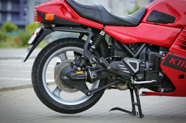 Белорус купил в США 27-летний мотоцикл BMW K1100 RS Белорус купил в США 27-летний мотоцикл BMW K1100 RS