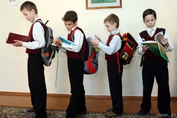 В Минске рассказали, что будет, если ребенок придет в школу без формы В Минске рассказали, что будет, если ребенок придет в школу без формы