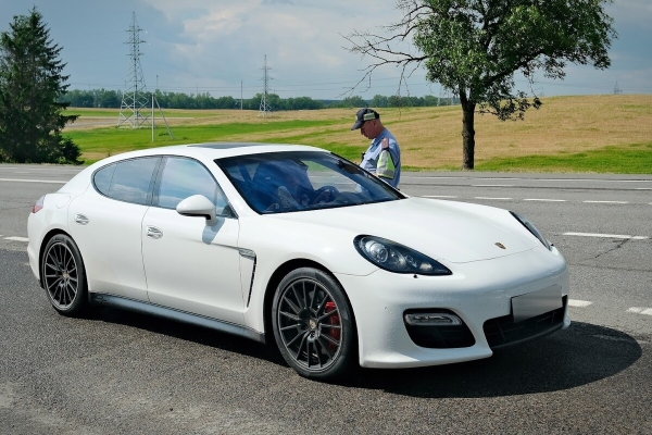 «Плёнку сами мы не снимаем». Инспекторы ГАИ о самых распространённых нарушениях летом