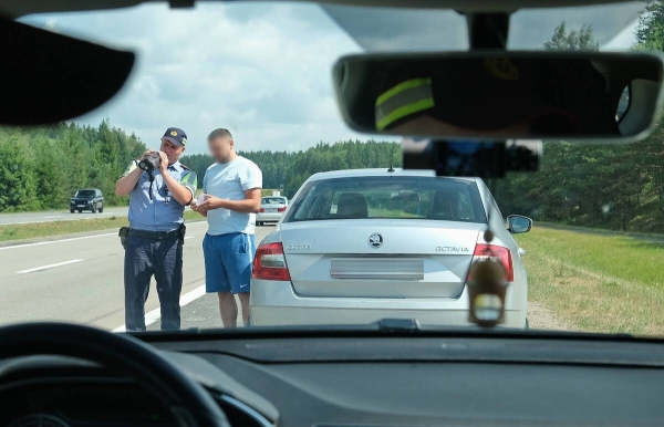 «Плёнку сами мы не снимаем». Инспекторы ГАИ о самых распространённых нарушениях летом