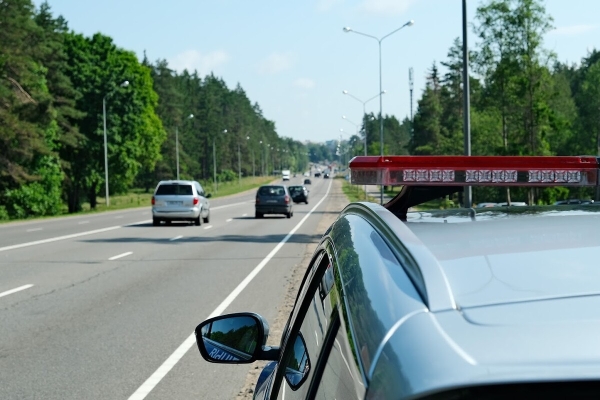 «Плёнку сами мы не снимаем». Инспекторы ГАИ о самых распространённых нарушениях летом