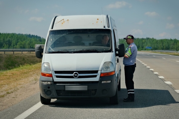 «Плёнку сами мы не снимаем». Инспекторы ГАИ о самых распространённых нарушениях летом