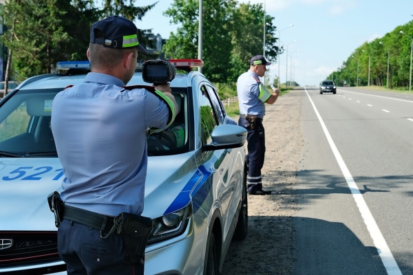 «Плёнку сами мы не снимаем». Инспекторы ГАИ о самых распространённых нарушениях летом