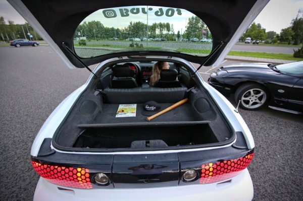 Показываем два редких Pontiac Firebird, которые есть в Беларуси