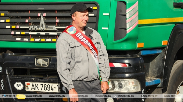 Первого в Брестской области водителя-пятитысячника чествовали в Каменецком районе Первого в Брестской области водителя-пятитысячника чествовали в Каменецком районе