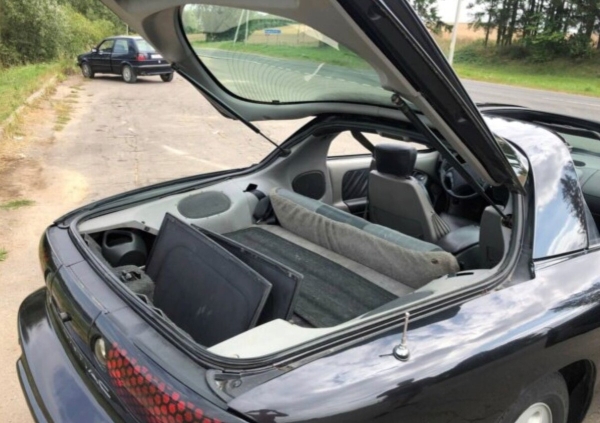 Показываем два редких Pontiac Firebird, которые есть в Беларуси