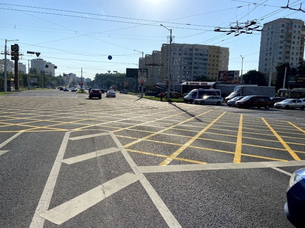 «Вафельную» разметку нанесли ещё в одном месте в Минске. Как правильно её проезжать? «Вафельную» разметку нанесли ещё в одном месте в Минске. Как правильно её проезжать?