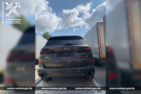 Таможня: на ввозе BMW хотели сэкономить 120 тысяч, могут потерять 210