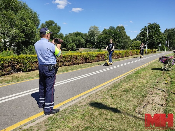 ГАИ с радаром следит за электросамокатами и велосипедами. Уже начали выписывать предупреждения ГАИ с радаром следит за электросамокатами и велосипедами. Уже начали выписывать предупреждения