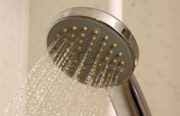 В Беларуси 20-летняя девушка принимала душ и погибла от удара током В Беларуси 20-летняя девушка принимала душ и погибла от удара током