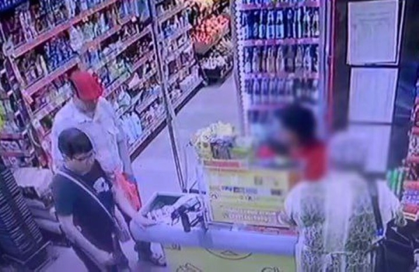 В Барановичах в магазине разыгралось целое шоу из-за 25 рублей. За забытым кошельком пришли сразу две хозяйки В Барановичах в магазине разыгралось целое шоу из-за 25 рублей. За забытым кошельком пришли сразу две хозяйки