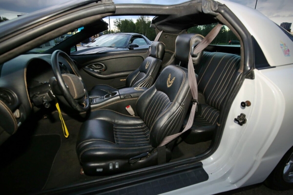 Показываем два редких Pontiac Firebird, которые есть в Беларуси