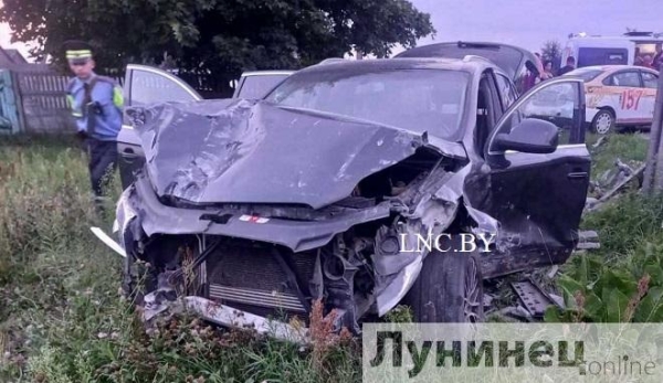 ДТП в Лунинецком районе: такси «встретилось» с Audi Q7