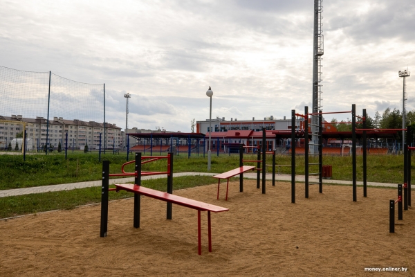 «Сосед-атомщик получил 7000 рублей». Чем живет Островец, который обогнал Минск по средней зарплате «Сосед-атомщик получил 7000 рублей». Чем живет Островец, который обогнал Минск по средней зарплате