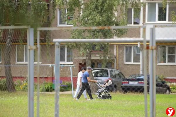 В три года весил 7 кг и спал в углу, как собака. Стали известны подробности о семье, в которой родители убили своего сына в Слуцке