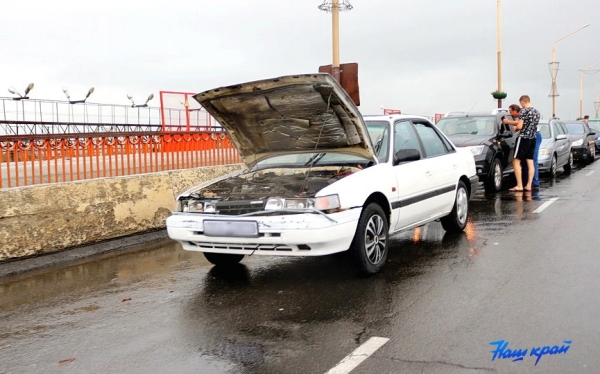 Восемь автомобилей столкнулись в Барановичах на путепроводе