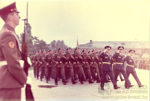 25 сентября 1971 был торжественно открыт мемориальный комплекс «Брестская крепость-герой» 25 сентября 1971 был торжественно открыт мемориальный комплекс «Брестская крепость-герой»