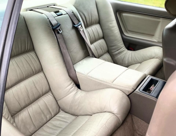 В Беларуси за $30 тыс продают 30-летнюю BMW В Беларуси за $30 тыс продают 30-летнюю BMW