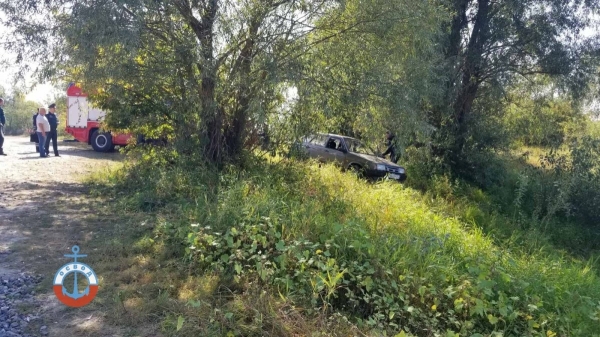 «Лада» скатилась в Припять в Гомельской области. Как это произошло? «Лада» скатилась в Припять в Гомельской области. Как это произошло?