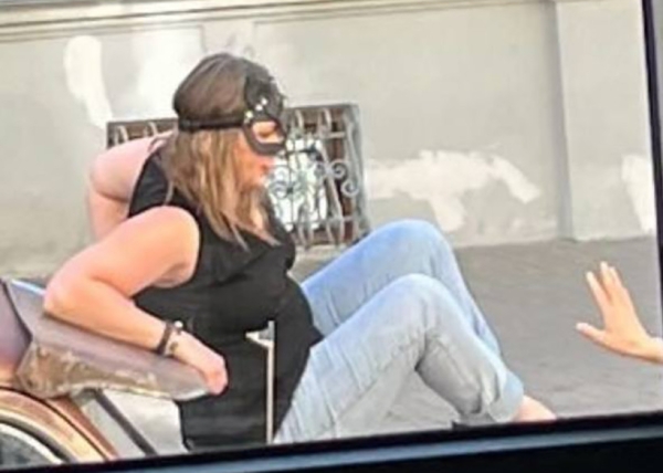 С DeSoto, на котором посидела девушка, пропала большая вмятина. Но владелец настаивает на суде